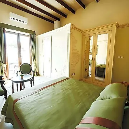 In Guest - Sofia Boutique 9 Kyrenia (Northern Cyprus)